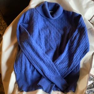 100% cashmere sweater Mariele Waithe
